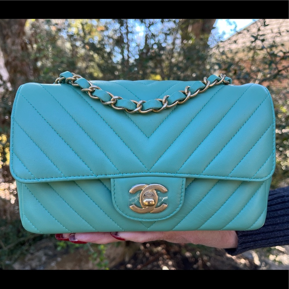 ❌SOLD❌Chanel 19s Mini Chevron Rectangular Flap